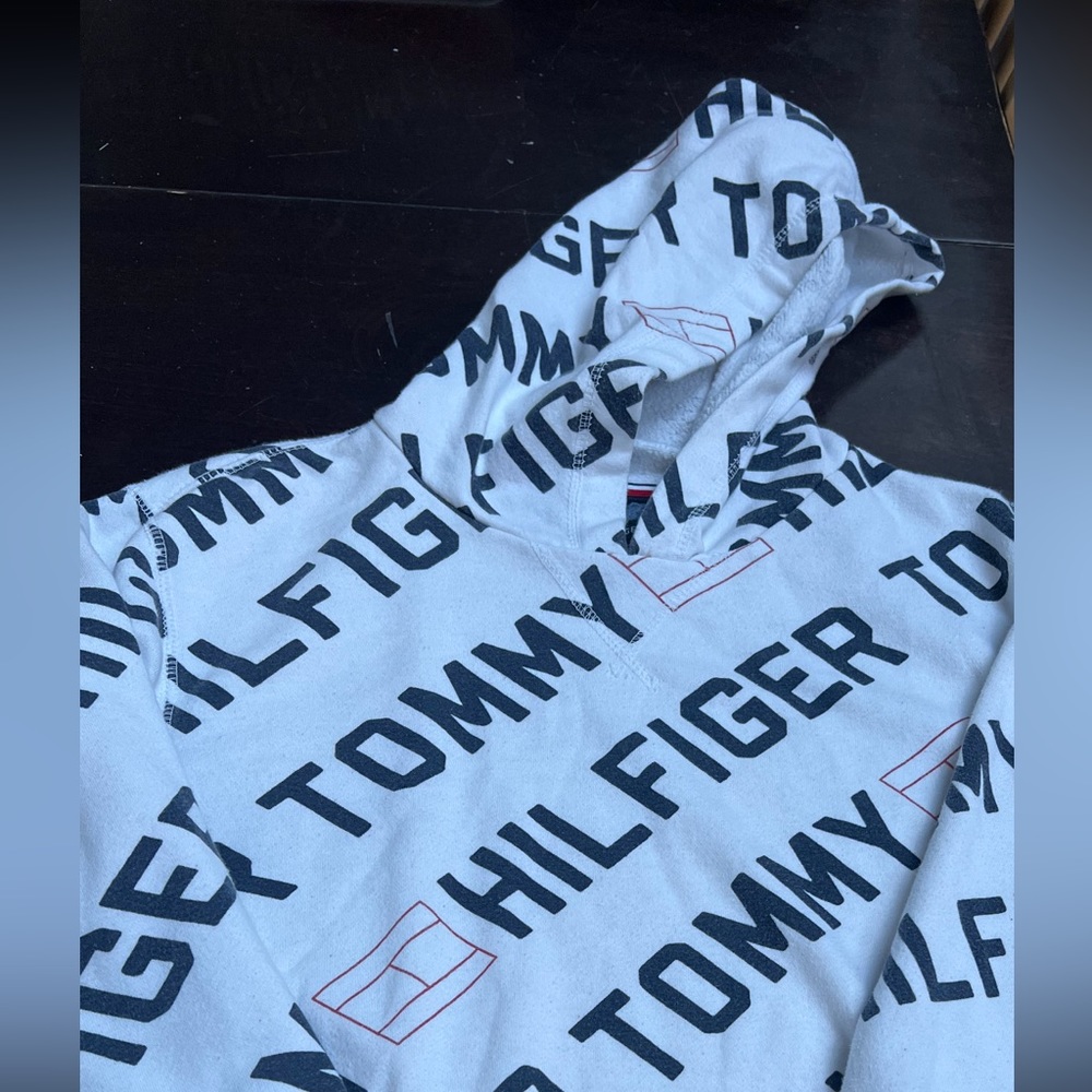 Youth Age 18/20 big boy print Tommy Hilfiger hoodie